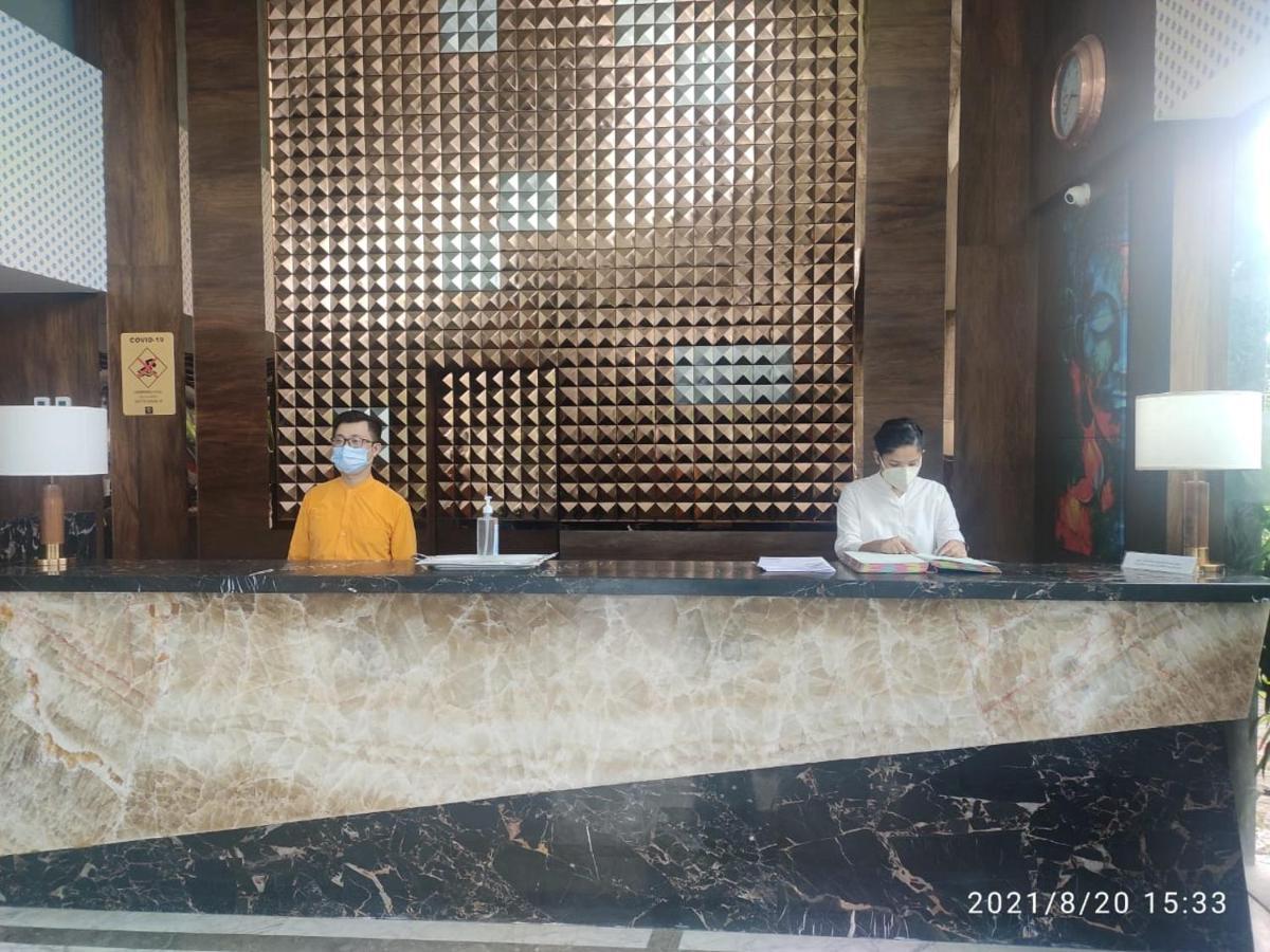 Hotel Saffron Crest Силигури Экстерьер фото