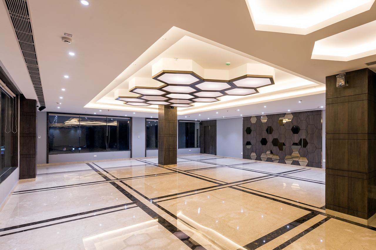 Hotel Saffron Crest Силигури Экстерьер фото