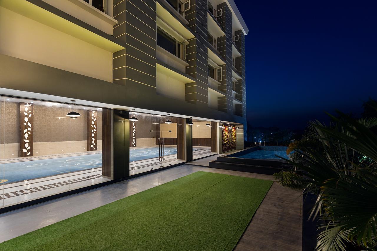 Hotel Saffron Crest Силигури Экстерьер фото