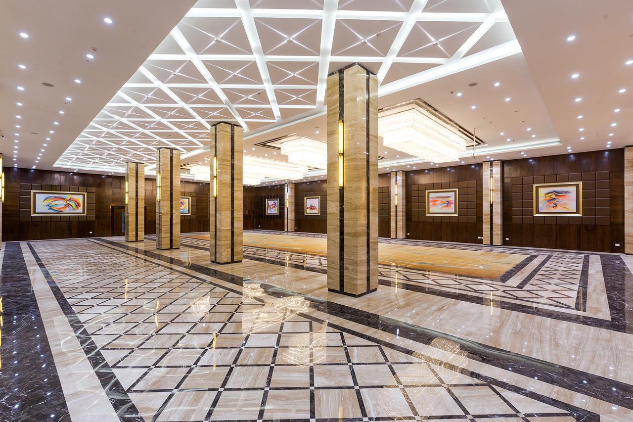 Hotel Saffron Crest Силигури Экстерьер фото