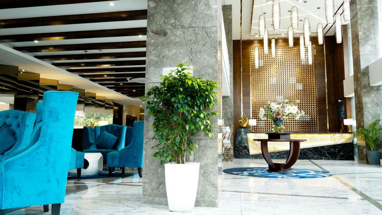 Hotel Saffron Crest Силигури Экстерьер фото
