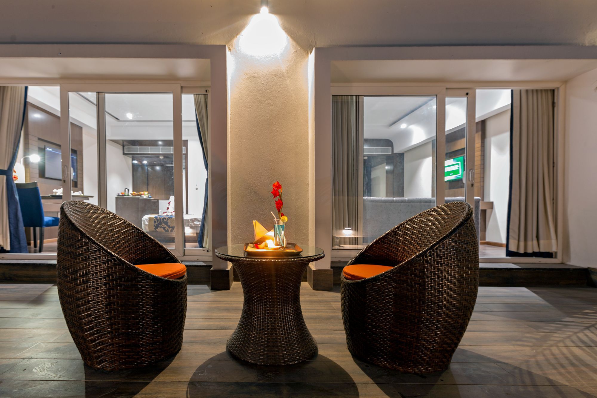 Hotel Saffron Crest Силигури Экстерьер фото