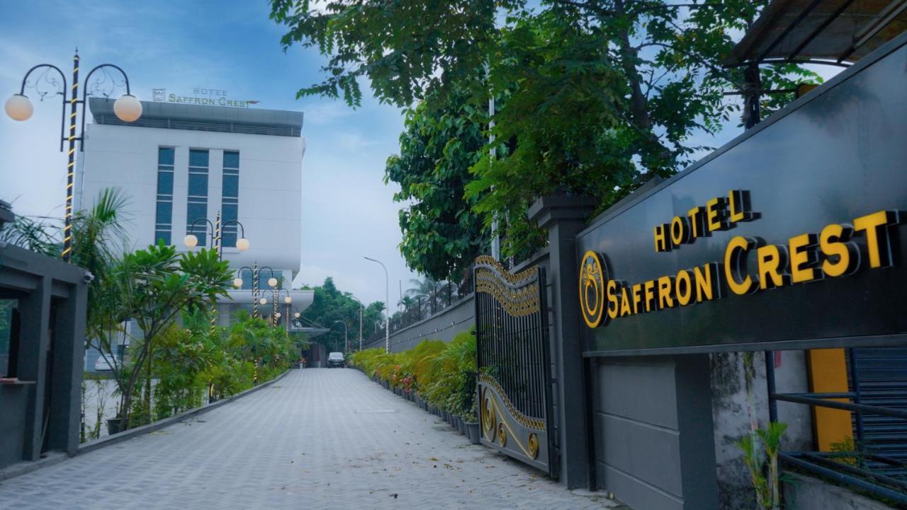 Hotel Saffron Crest Силигури Экстерьер фото